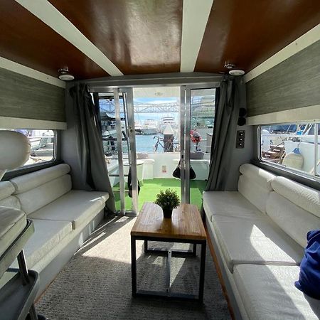 Yach Boat Hotel Барселона Екстериор снимка