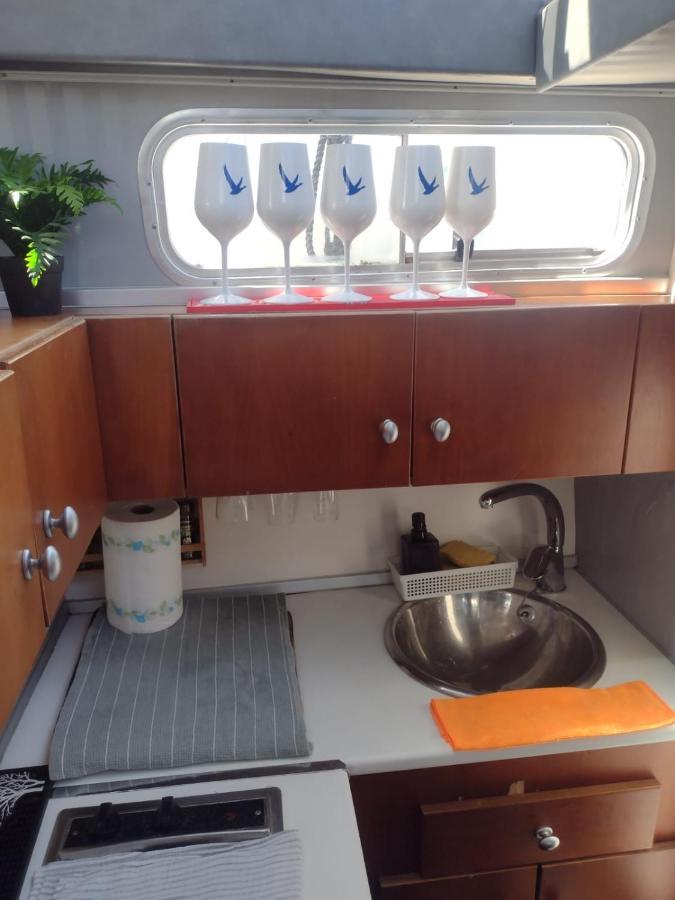 Yach Boat Hotel Барселона Екстериор снимка