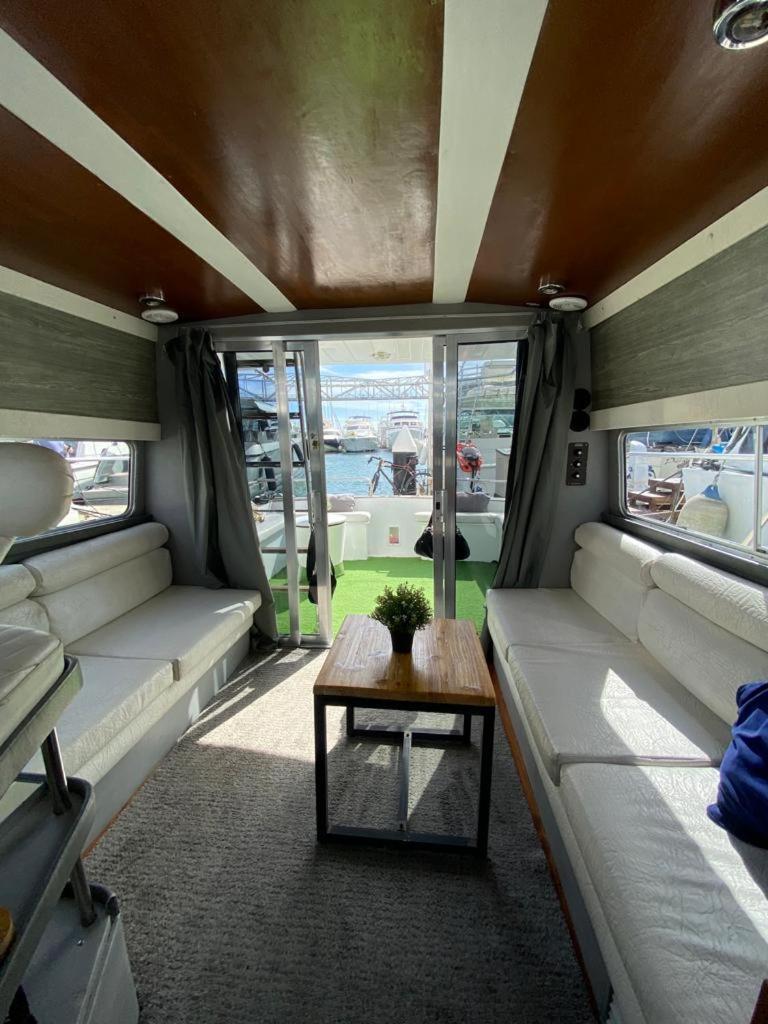 Yach Boat Hotel Барселона Екстериор снимка